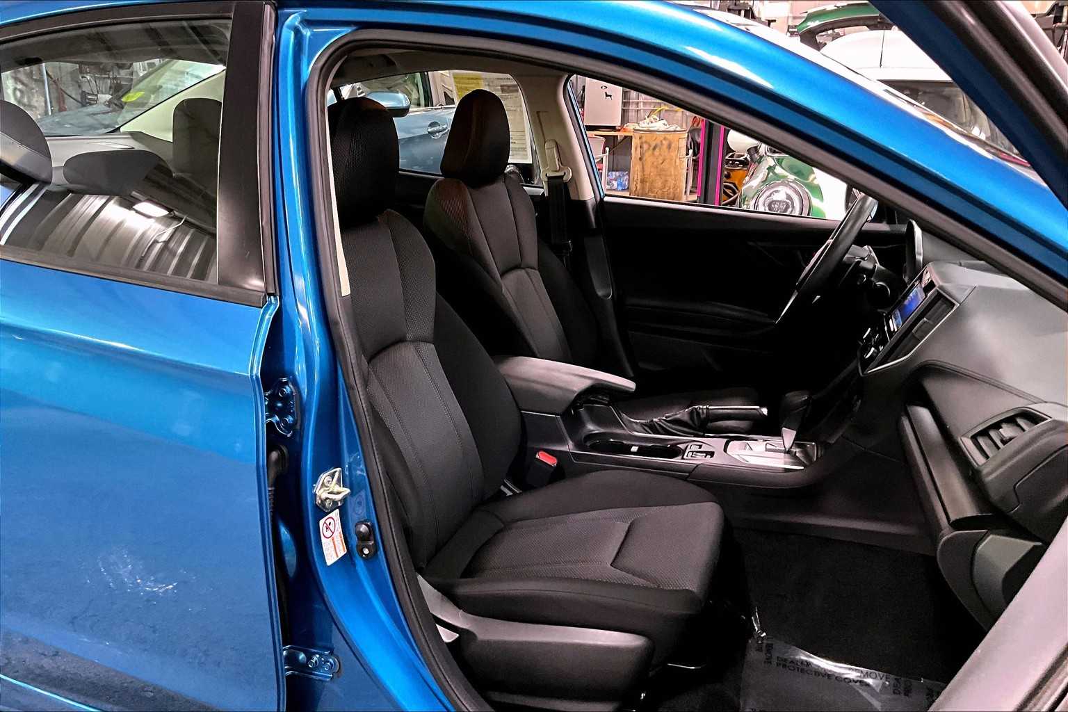 2017 Subaru Impreza 2.0i Premium photo 8