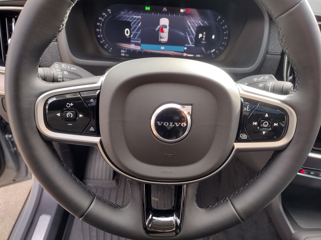 2026 VOLVO XC90 - Image 10