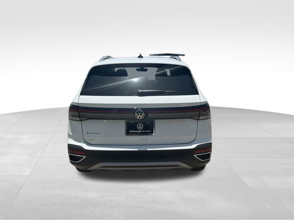 2025 Volkswagen Taos SE photo 4