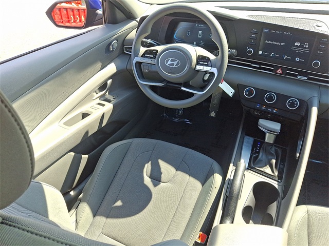 2024 Hyundai Elantra SE photo 14