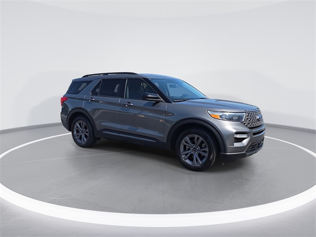2022 Ford Explorer XLT photo 2