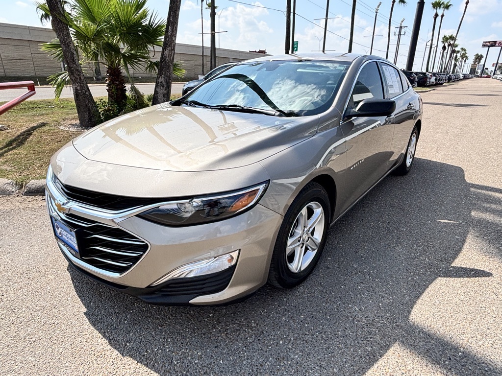 2023 Chevrolet Malibu LS photo 3