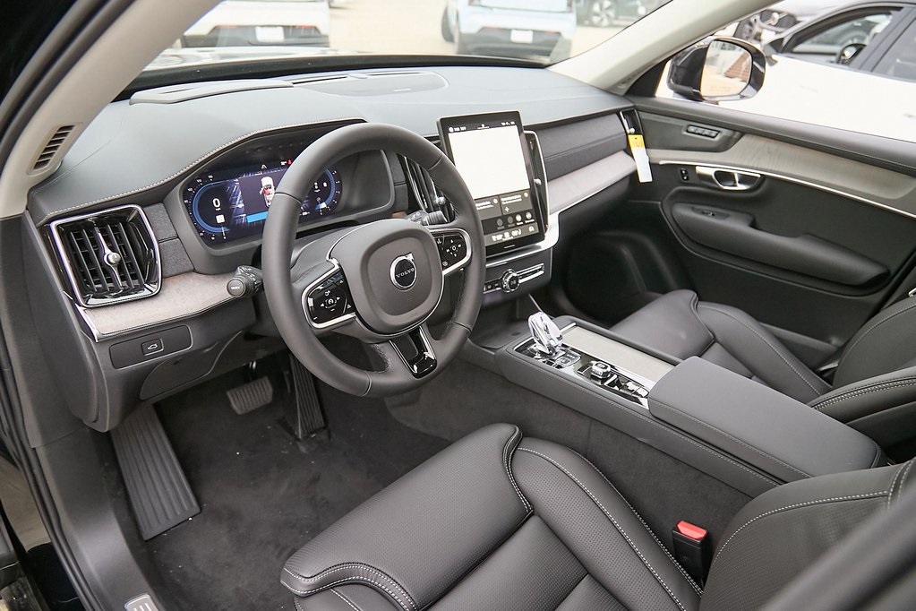 2025 VOLVO XC90 - Image 11