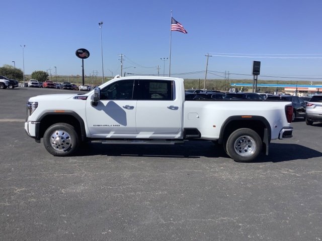 2026 Gmc Sierra 3500 HD Denali photo 4