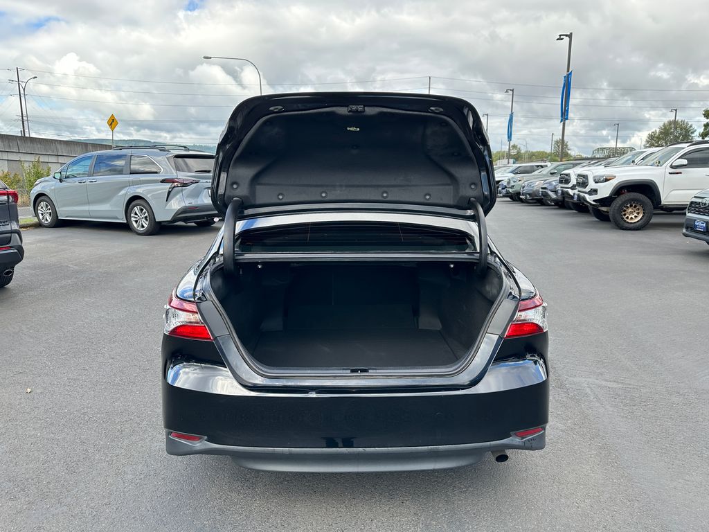 2021 Toyota Camry LE photo 11