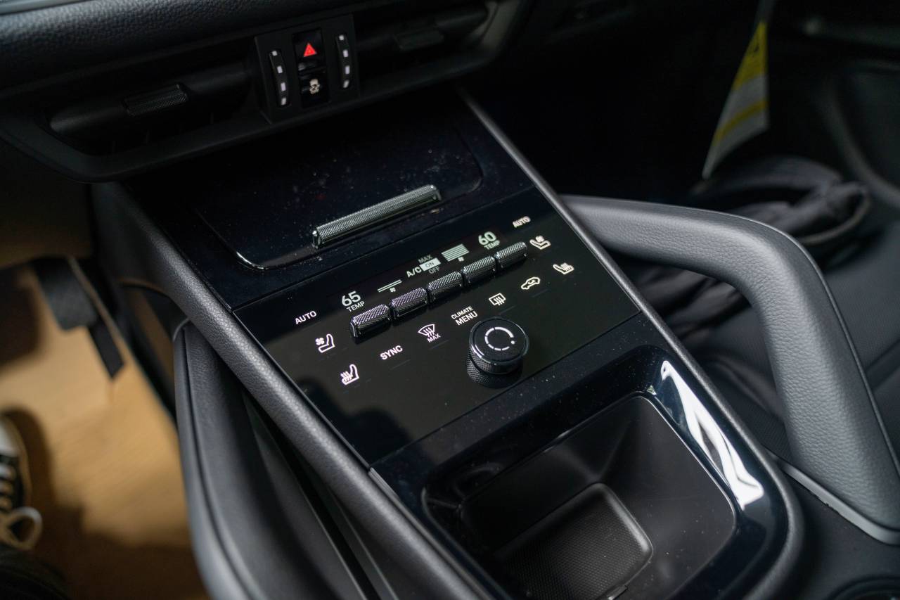 2025 Porsche Cayenne Coupe photo 21