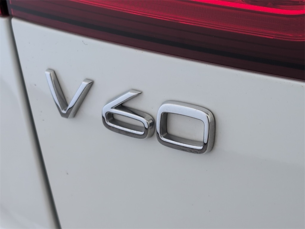 2021 Volvo V60 Cross Country T5 photo 11