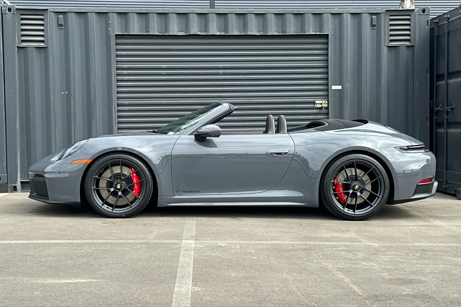 2026 Porsche 911 GTS photo 3