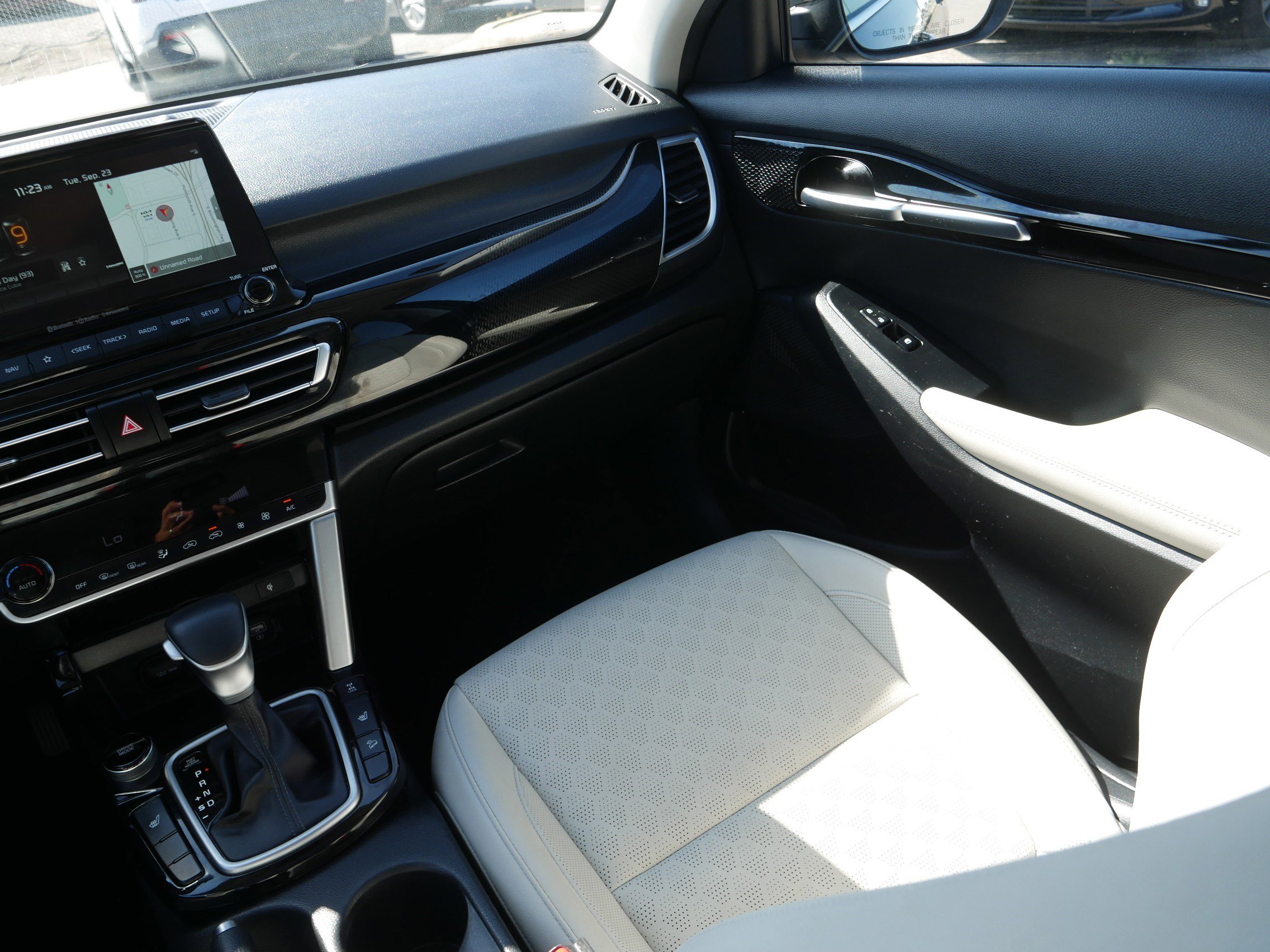 2022 Kia Seltos EX photo 11