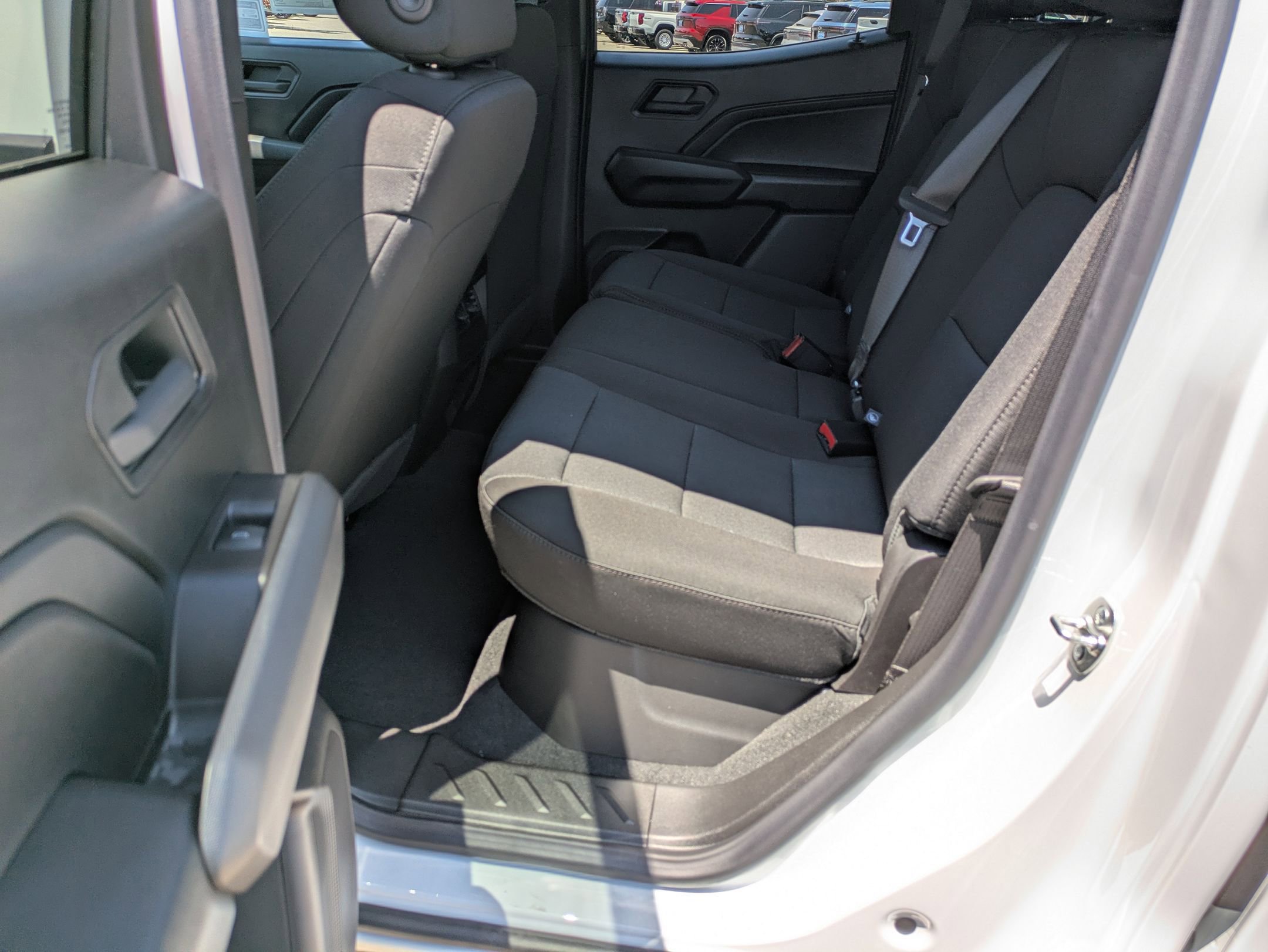 2025 Chevrolet Colorado LT photo 12