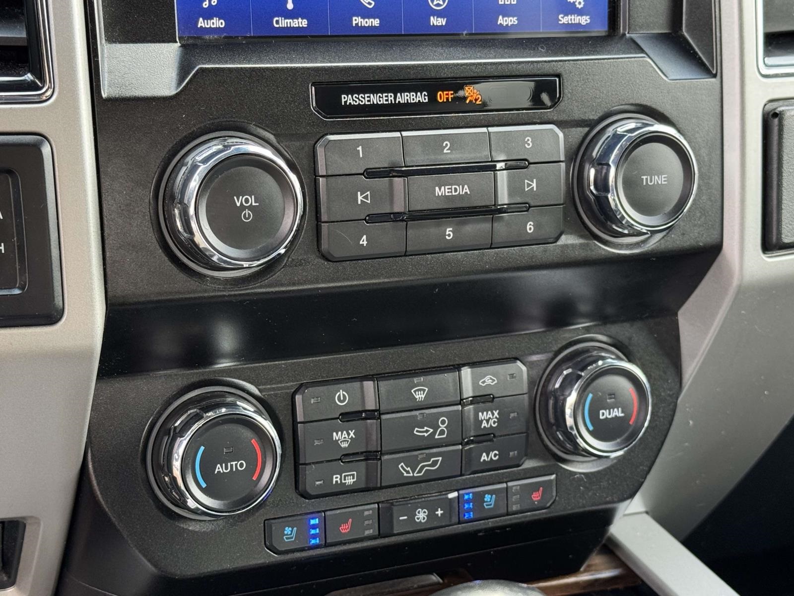 2020 Ford F-150 Lariat photo 12