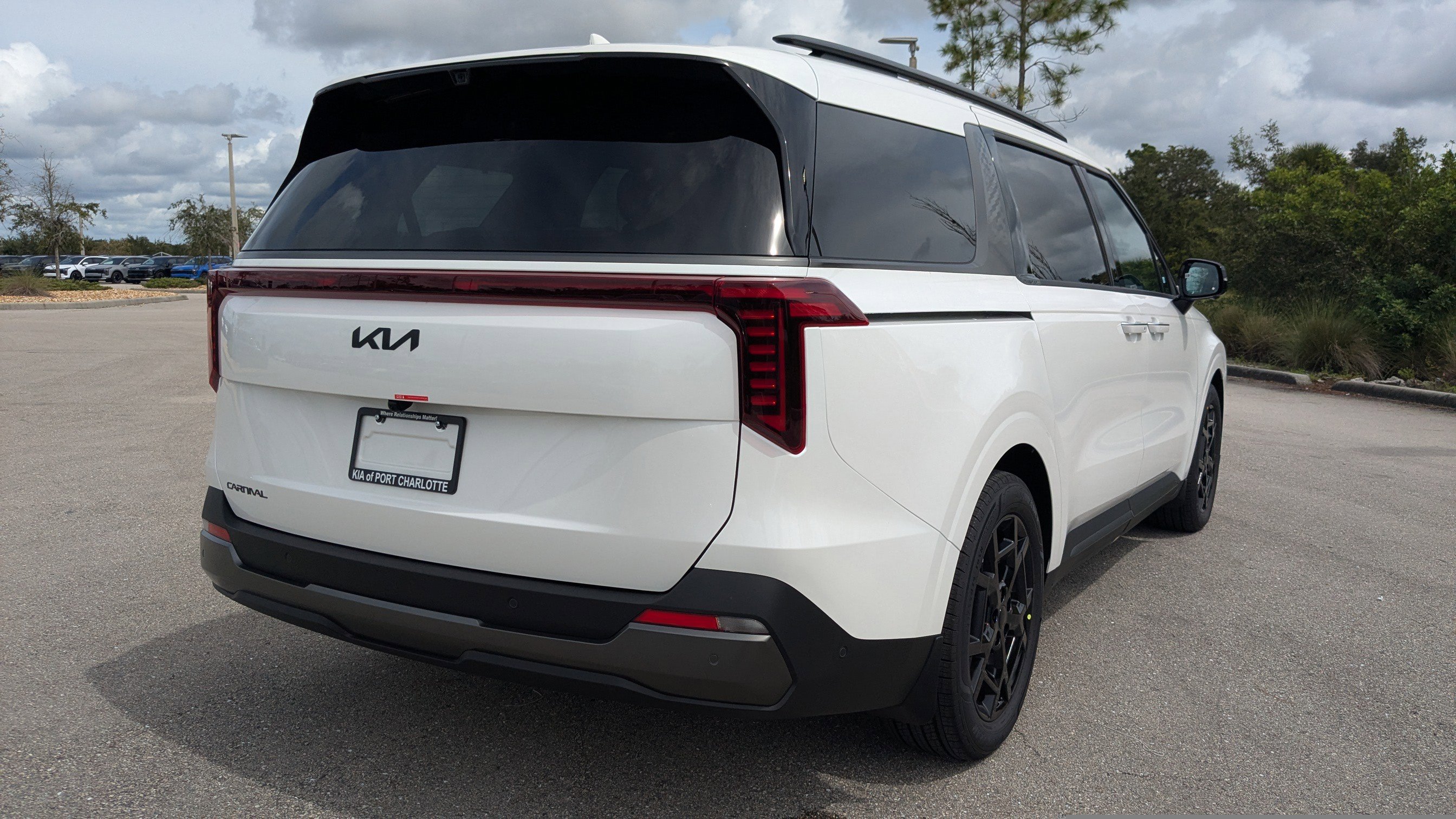 2026 Kia Carnival SX Prestige photo 4