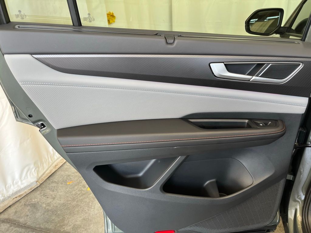 2025 Volkswagen Atlas Peak Edition SE photo 20