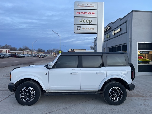 2023 Ford Bronco 4-Door Outer Banks's photo