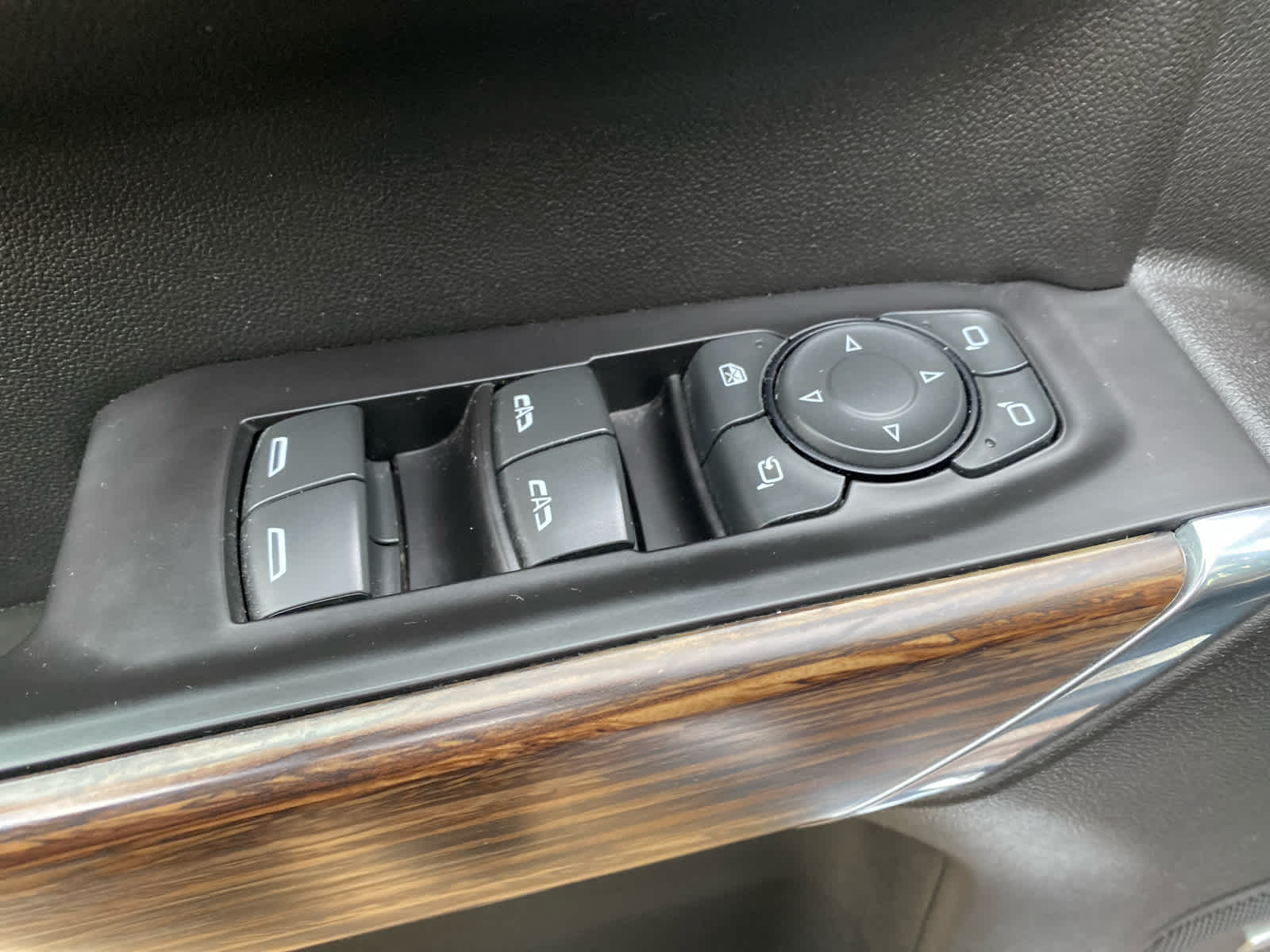 2019 Chevrolet Silverado 1500 High Country photo 7