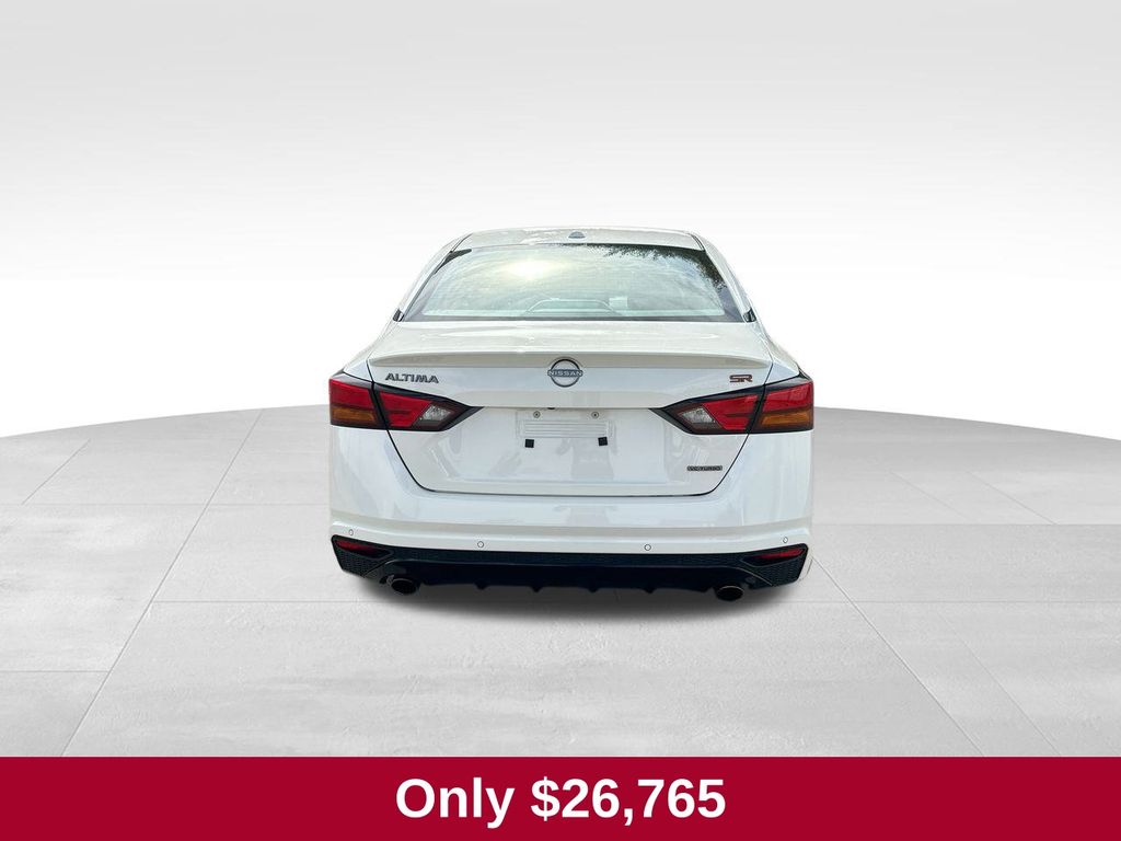 2024 Nissan Altima SR photo 4