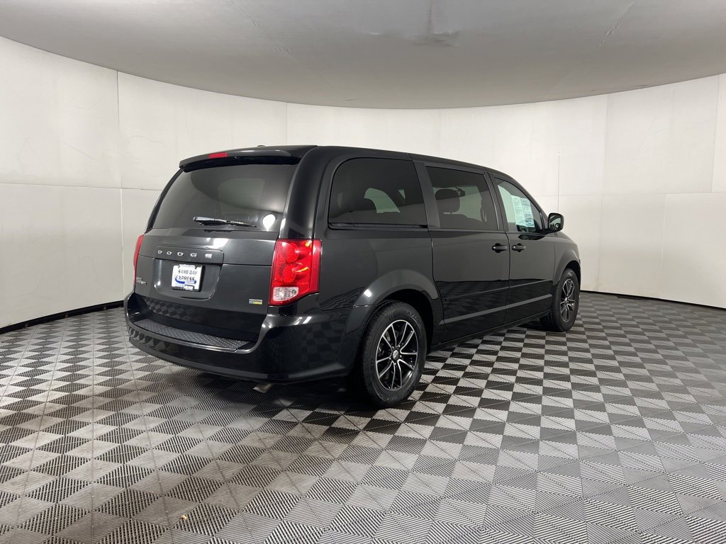 2016 Dodge Grand Caravan SE Plus Sport photo 4
