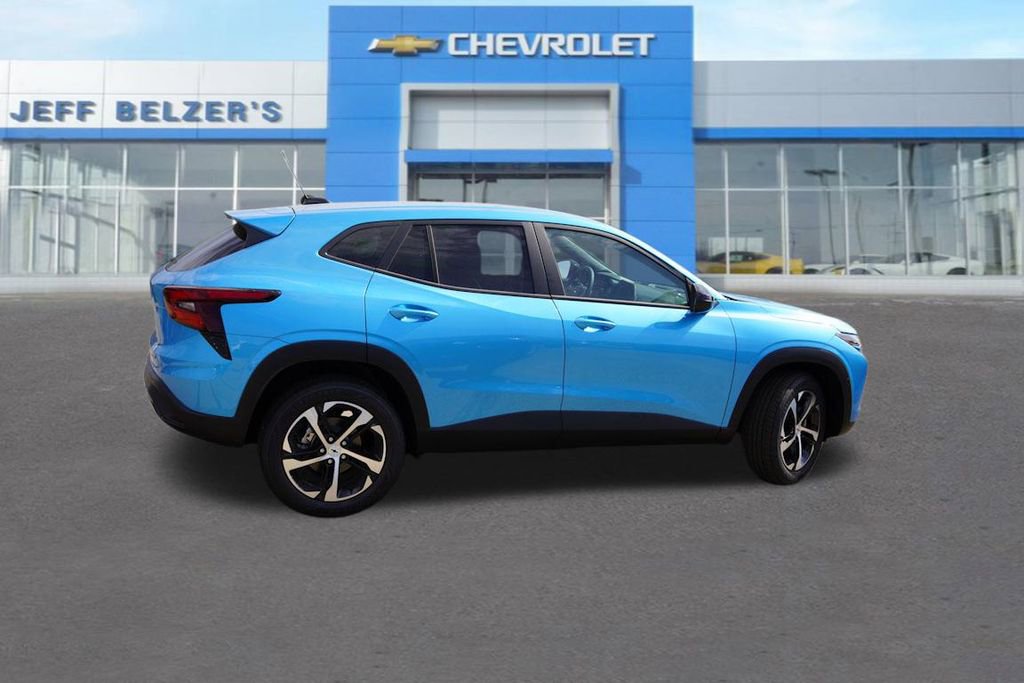 2026 Chevrolet Trax photo 2