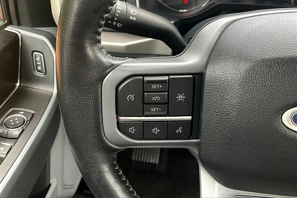2022 Ford F-150 XLT photo 22