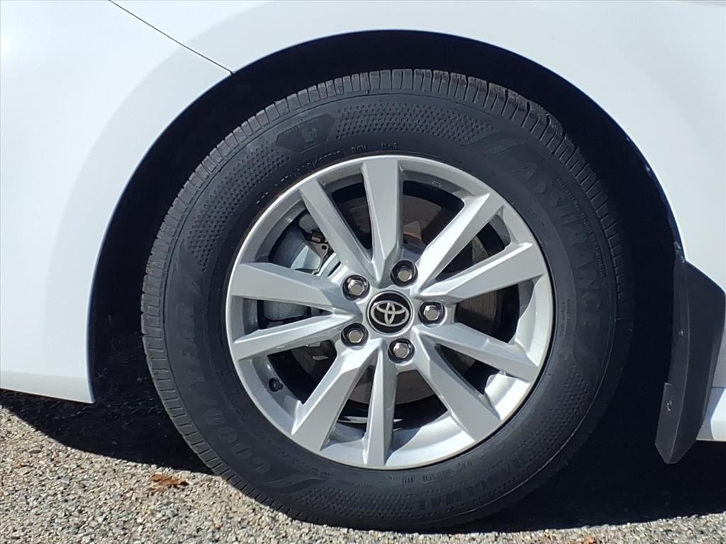 2026 Toyota Camry LE photo 3