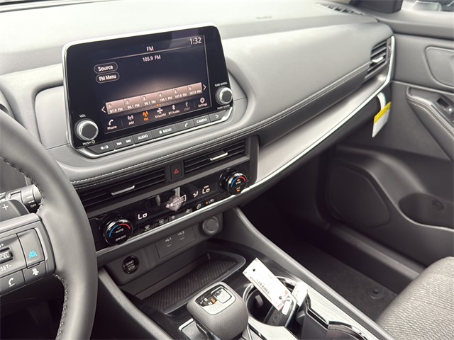 2026 Nissan Rogue SV photo 24