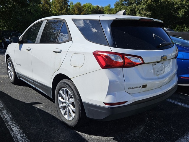 2020 Chevrolet Equinox LS photo 2