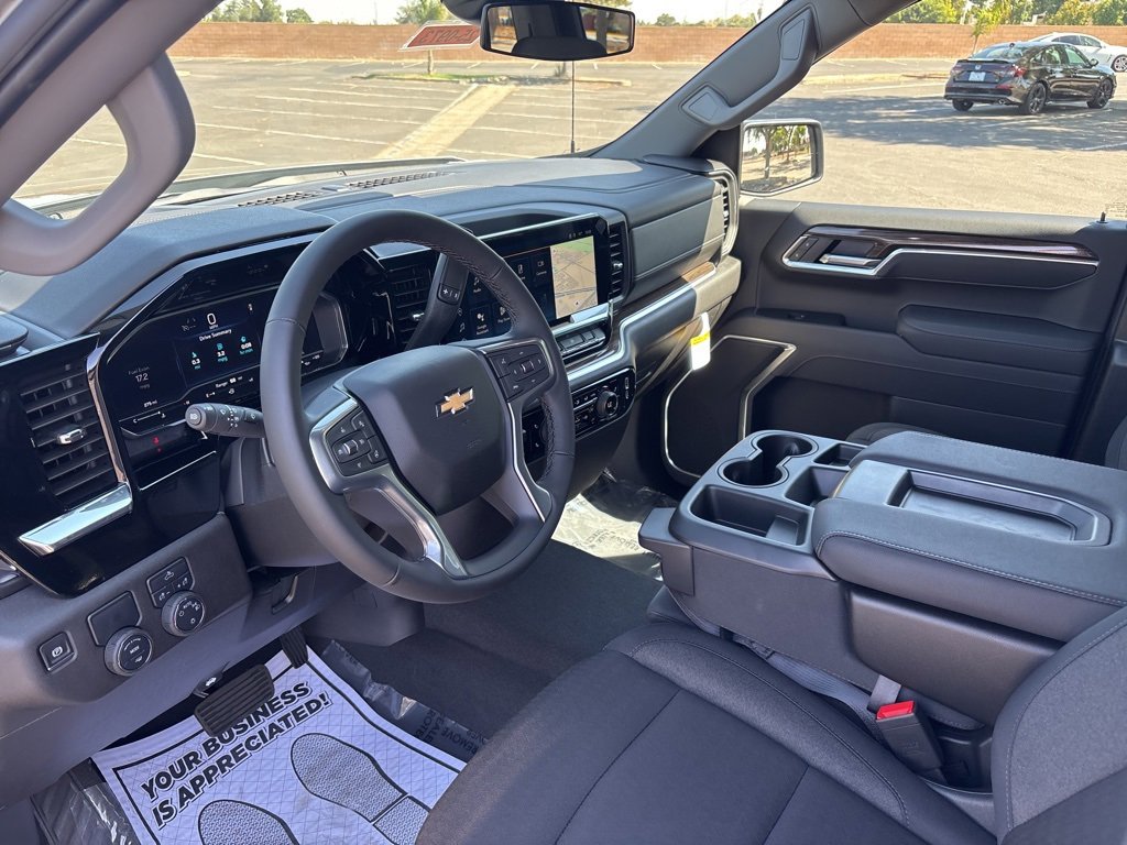 2025 Chevrolet Silverado 1500 LT photo 14
