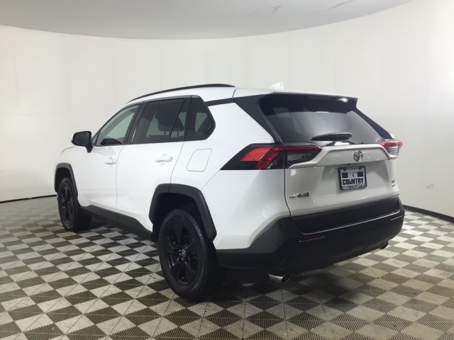 2022 Toyota RAV4 XLE photo 5