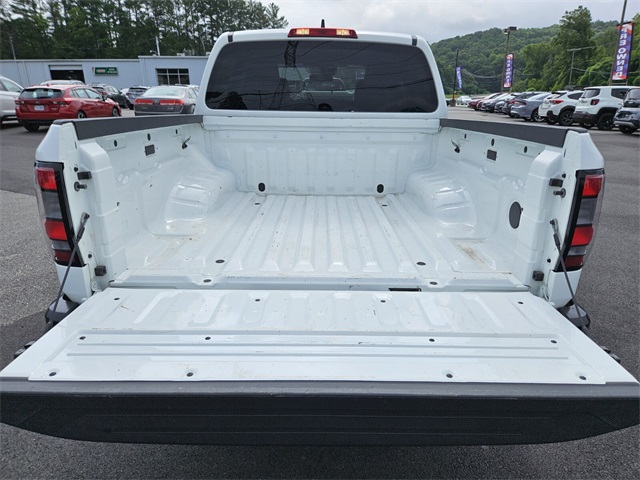 2022 Nissan Frontier S photo 13