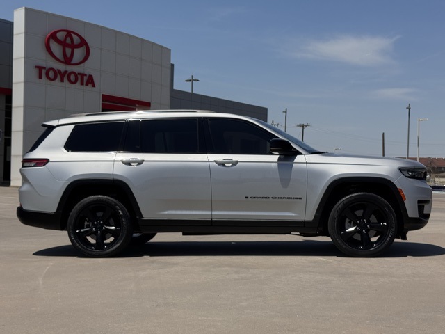 2023 Jeep Grand Cherokee Altitude photo 29