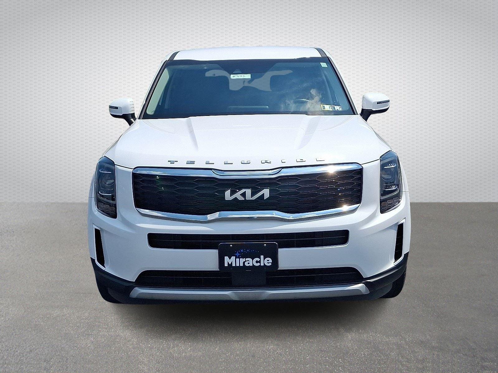 2022 Kia Telluride LX photo 2