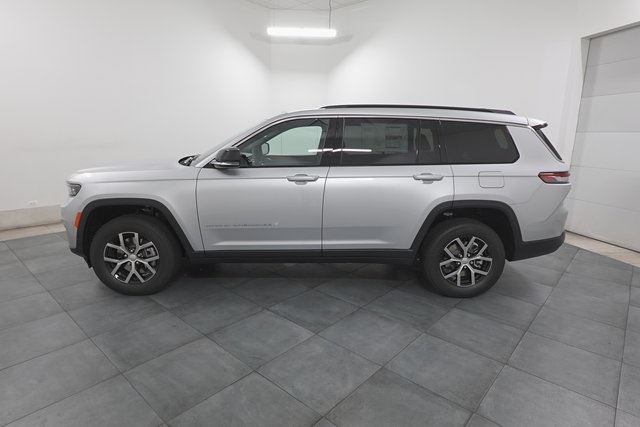 2025 Jeep Grand Cherokee Limited photo 4