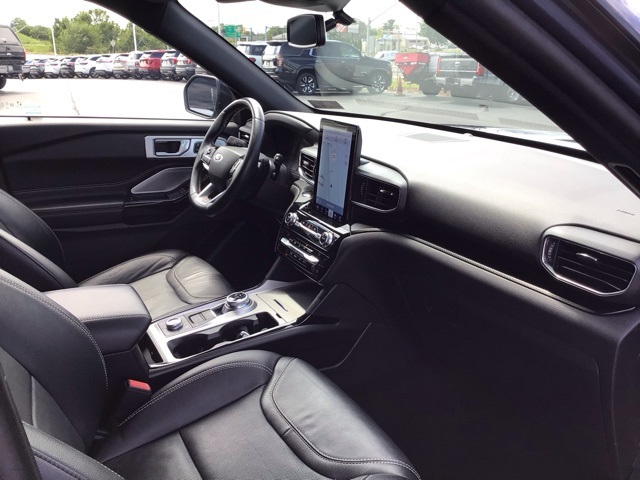 2021 Ford Explorer ST photo 8