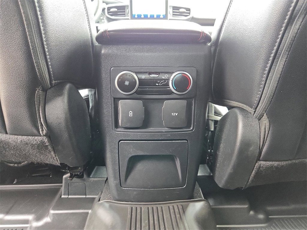 2024 Ford Explorer ST-Line photo 29