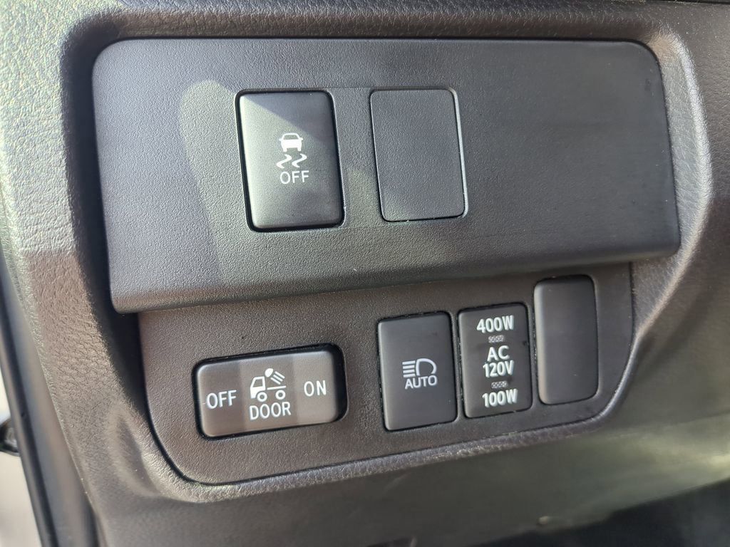 2023 Toyota Tacoma TRD Off-Road V6 photo 30