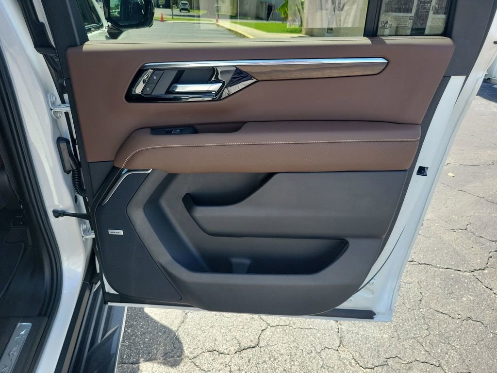 2025 Chevrolet Suburban High Country photo 42