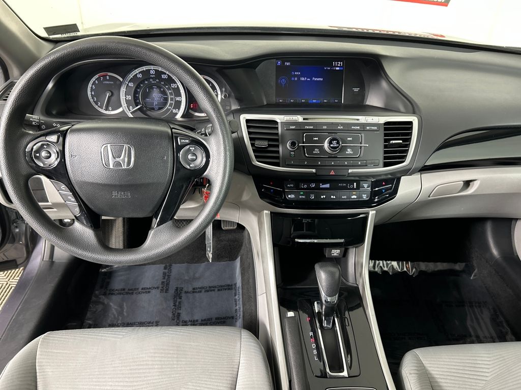 2017 Honda Accord LX photo 3