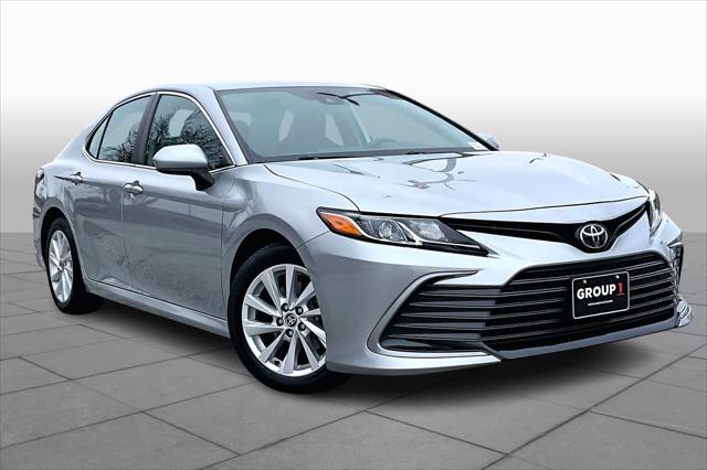 2023 Toyota Camry LE photo 2