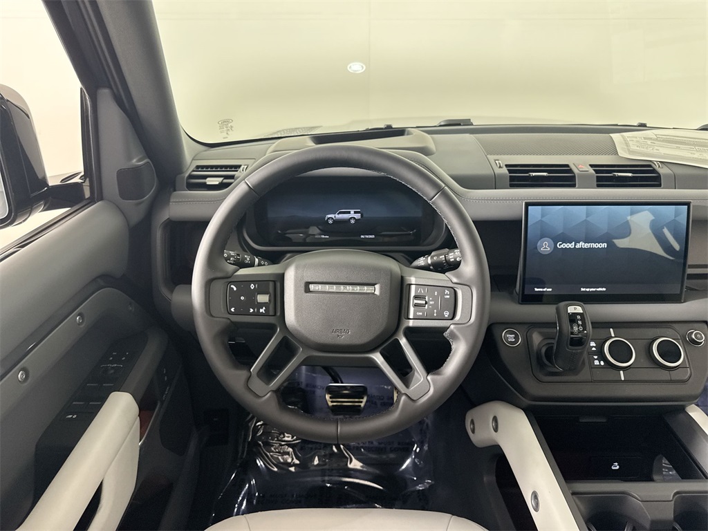 2025 Land Rover Defender 130 X-Dynamic SE photo 14
