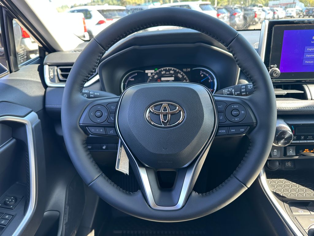 2025 Toyota RAV4 Hybrid XLE photo 18