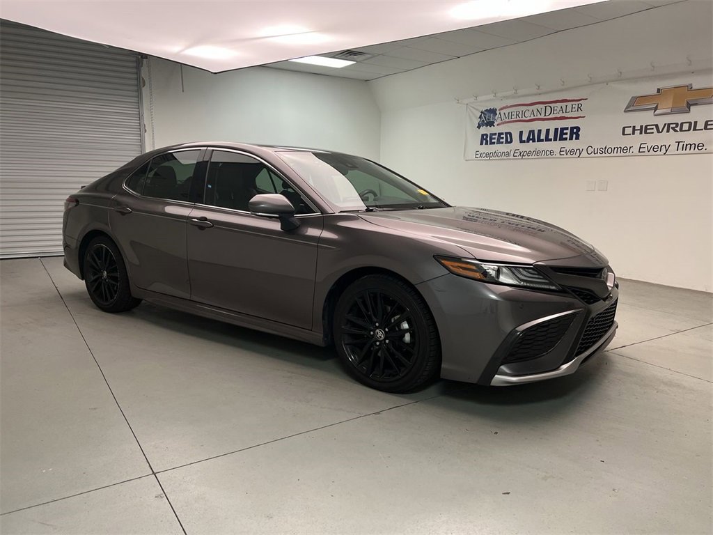 2022 Toyota Camry XSE photo 2