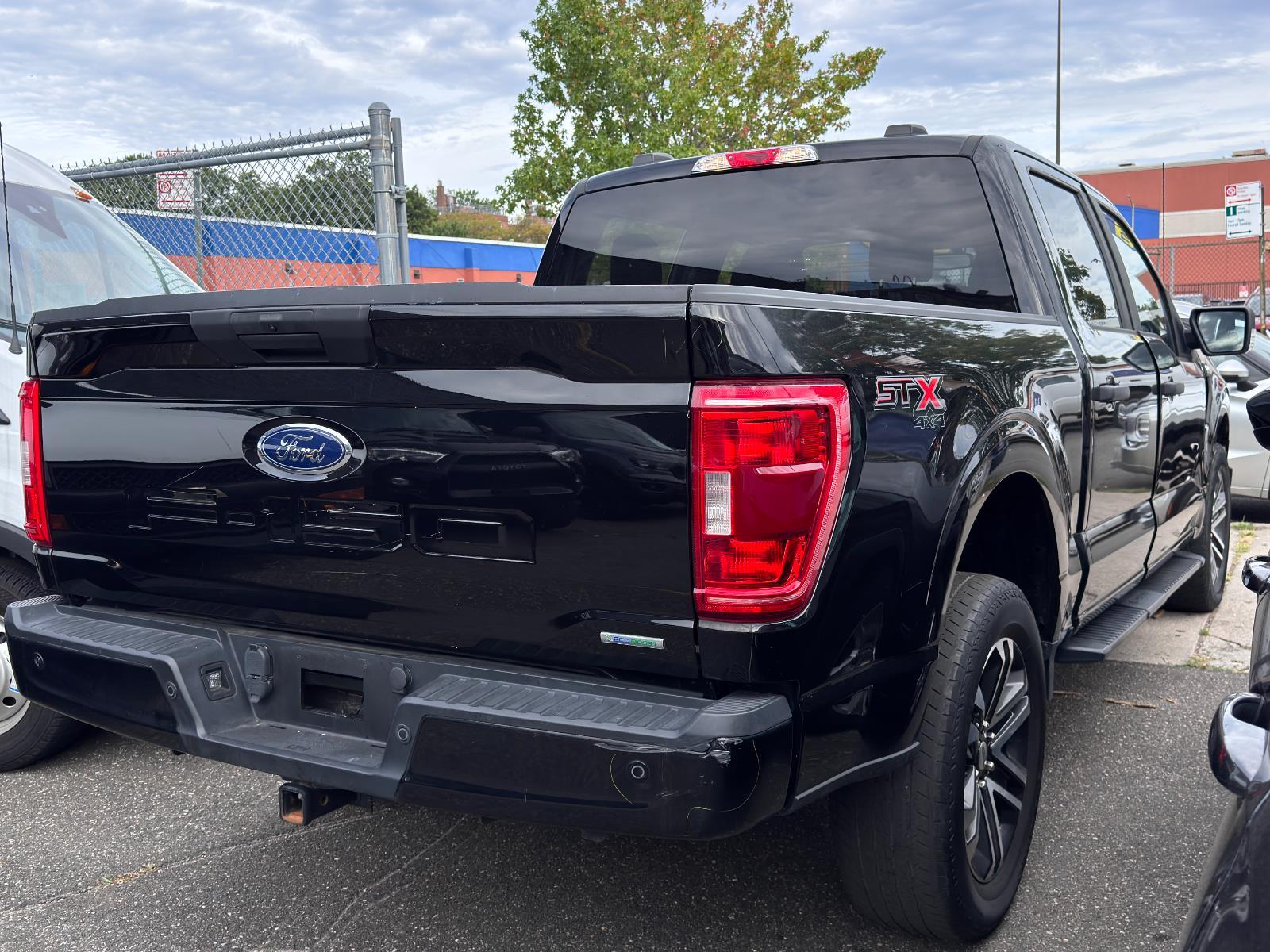 2022 Ford F-150 XL photo 4