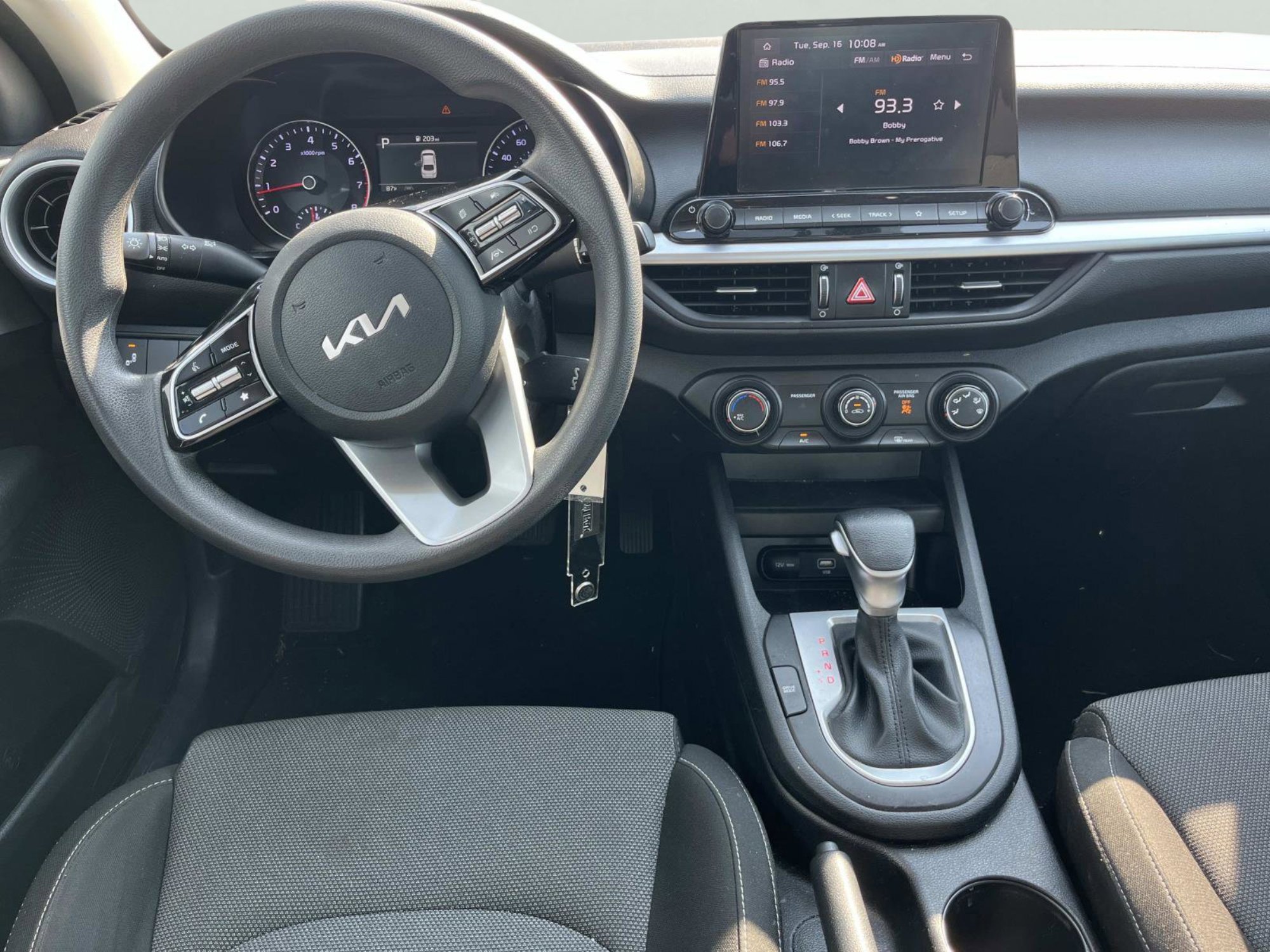 2024 Kia Forte LXS photo 11