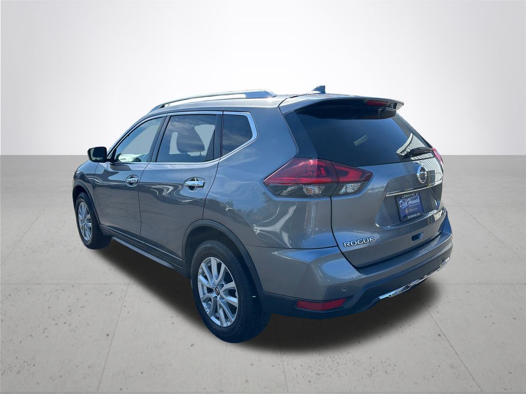 2019 Nissan Rogue SV photo 9