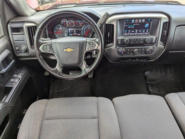 2018 Chevrolet Silverado LT photo 15