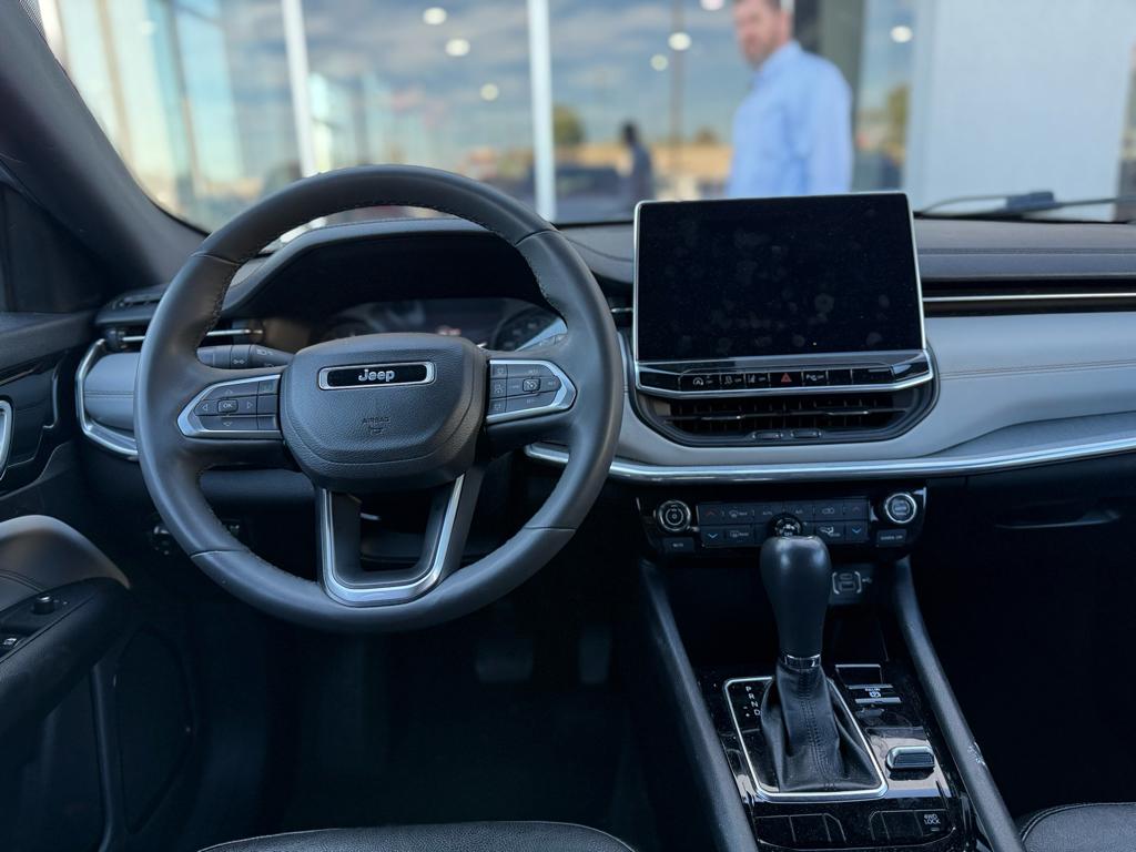 2023 Jeep Compass Limited photo 3