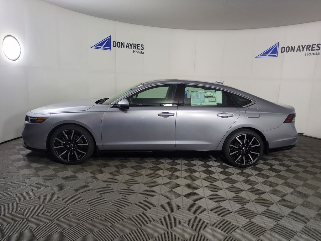 2025 Honda Accord Hybrid Touring photo 2