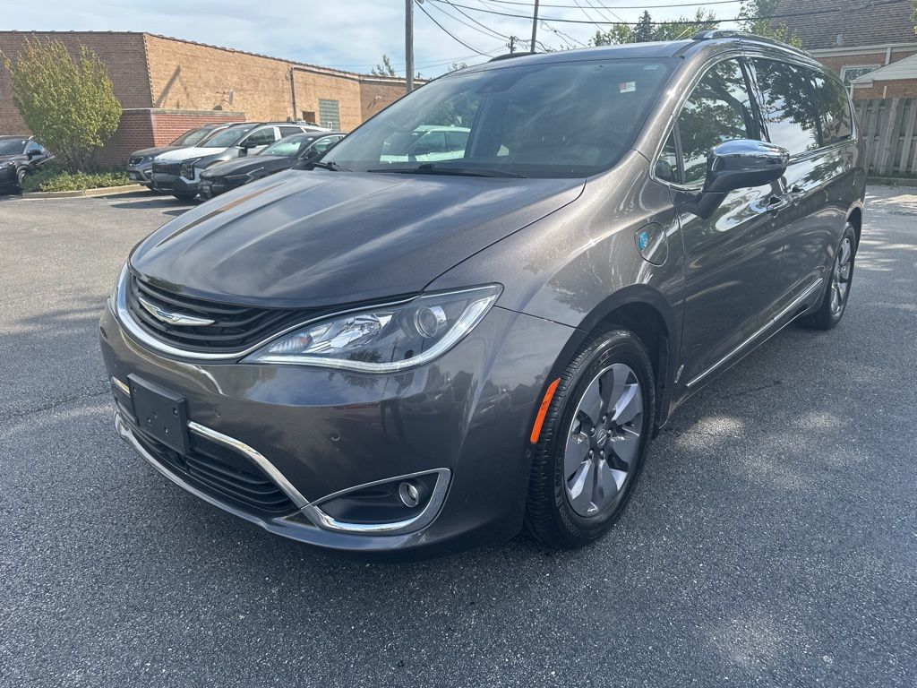 2019 Chrysler Pacifica Hybrid Limited photo 3