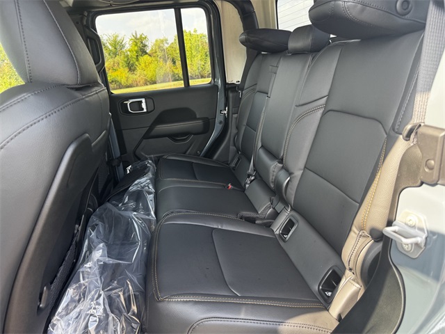 2025 Jeep Gladiator Sport photo 18
