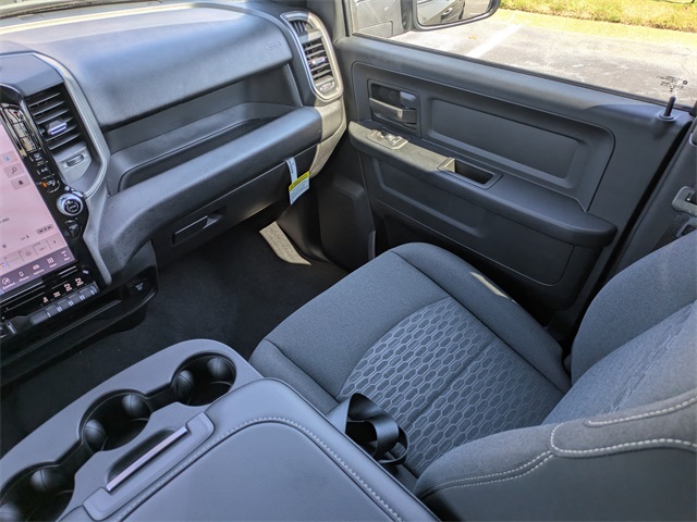 2026 Ram 2500 Tradesman photo 17